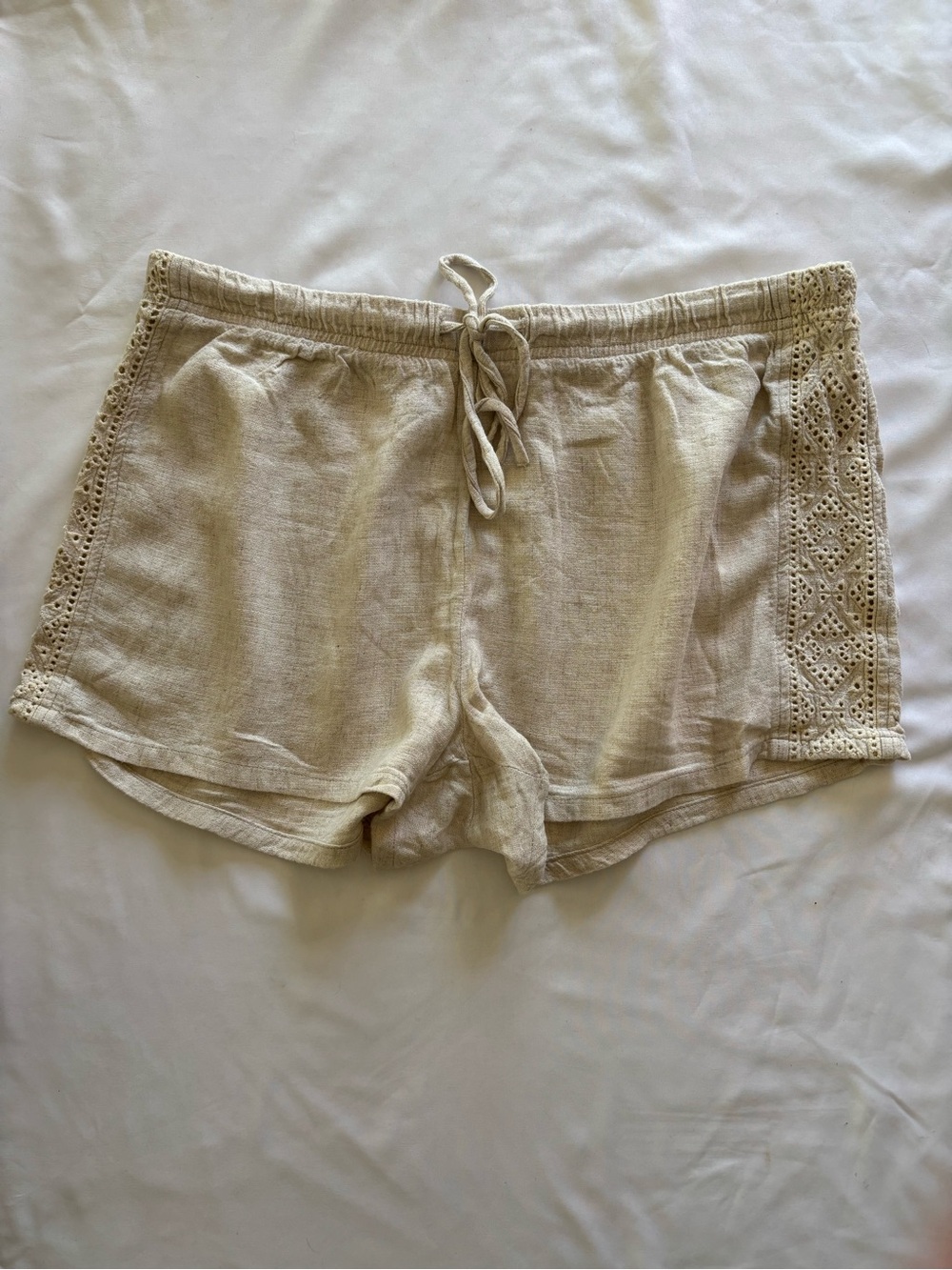 cloth & stone Cream Crochet-Trim Drawstring Linen Shorts